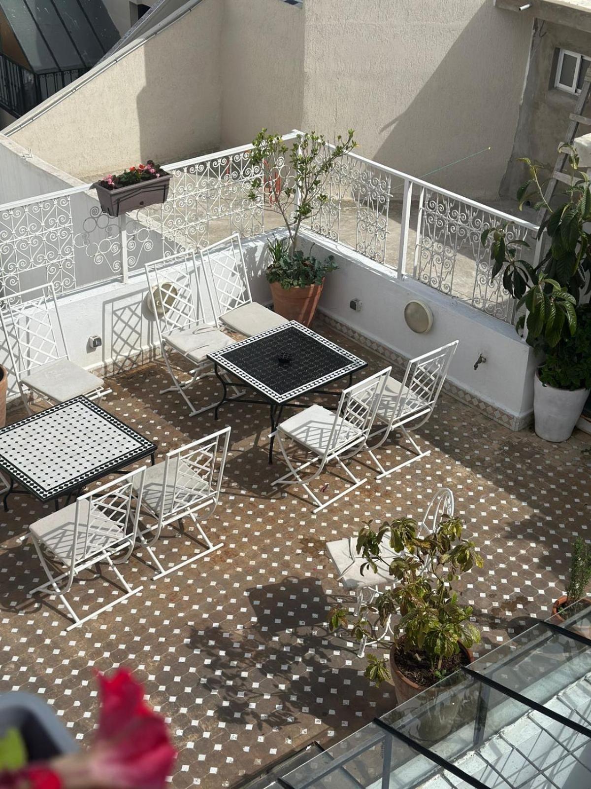 The Riad Hostel Tangier Bagian luar foto